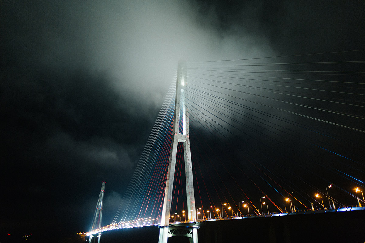 Мост на остров Русский
